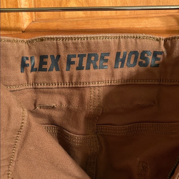 Duluth Flex Firehose cargo with kneepad pockets NWOT - Picture 3 of 10